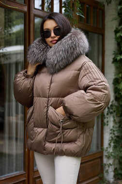 Куртка пуховая зимняя с модным фасоном