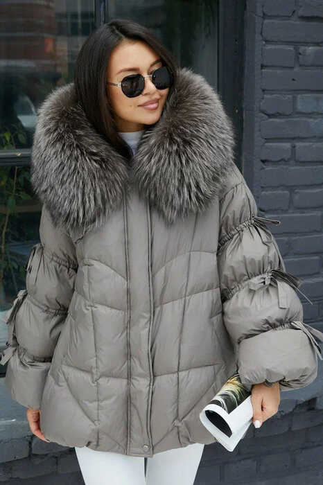 Теплый зимний пуховик с мехом