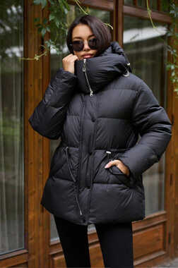 Пуховик с мехом енота Votarun черного цвета