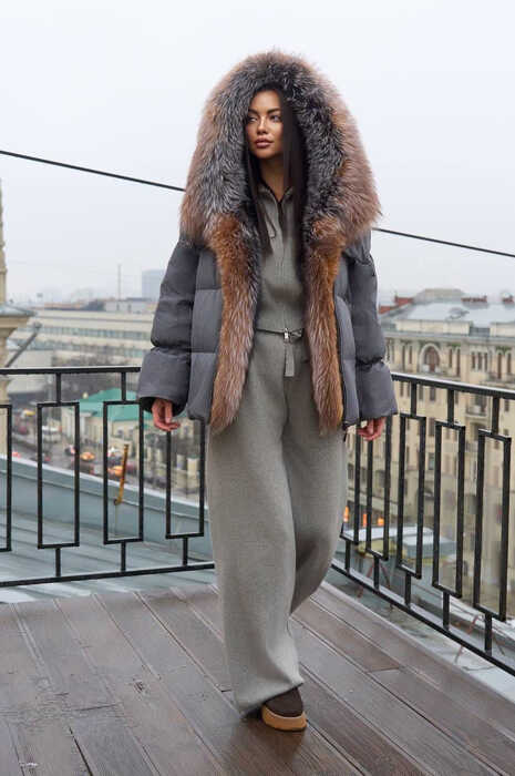 Зимний пуховик Tannossto с песцом