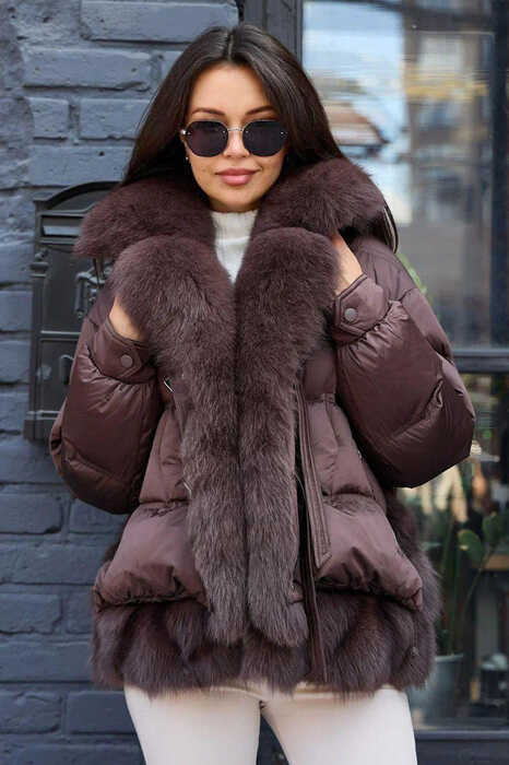 Зимний пуховик Vivilona с мехом песца на капюшоне